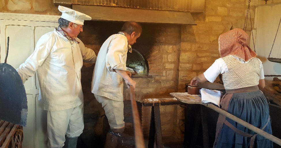 Cuisson du pain  la boulangerie